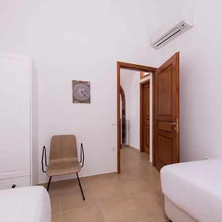 Luxury Santorini 2 Bedrooms Lucy With Spacious Terrace * Pýrgos