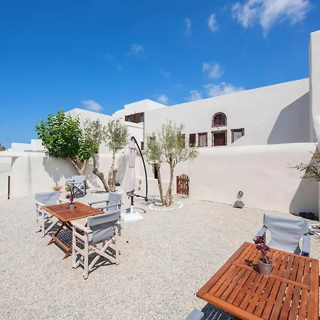 Willa Luxury Santorini 2 Bedrooms Lucy With Spacious Terrace Pýrgos