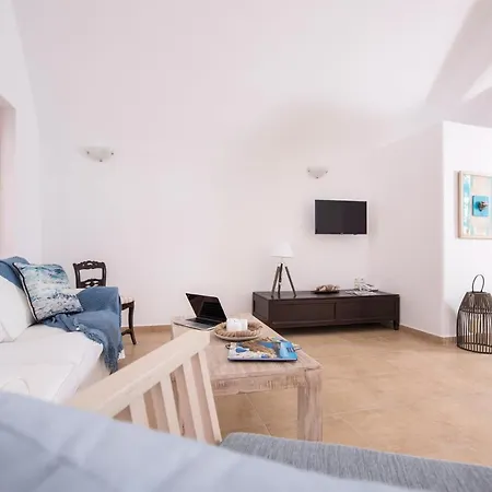 Willa Luxury Santorini 2 Bedrooms Lucy With Spacious Terrace Pýrgos