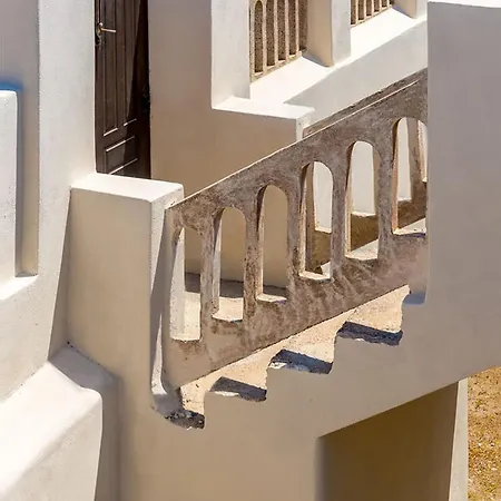Luxury Santorini 2 Bedrooms Lucy With Spacious Terrace Pýrgos