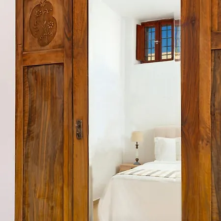Luxury Santorini 2 Bedrooms Lucy With Spacious Terrace Pírgosz
