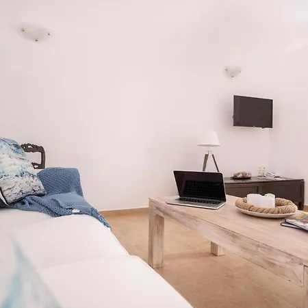 Villa Luxury Santorini 2 Bedrooms Lucy With Spacious Terrace Pýrgos