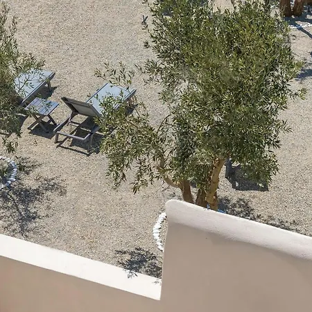 Luxury Santorini 2 Bedrooms Lucy With Spacious Terrace Pírgosz
